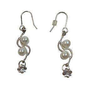 Dangle French Wire Silver/Pearl Earrings A196